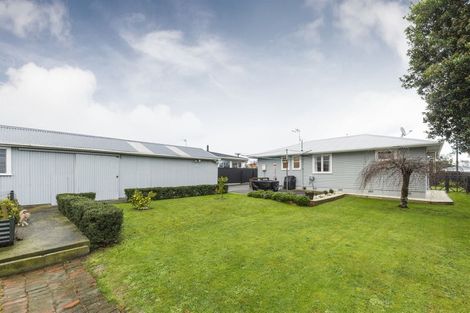 Photo of property in 3 Tararua Terrace, Cloverlea, Palmerston North, 4412
