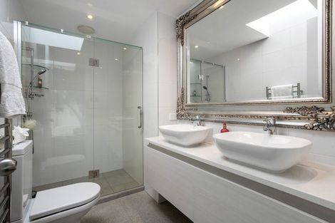 Photo of property in 2/3 Craig Road, Milford, Auckland, 0620