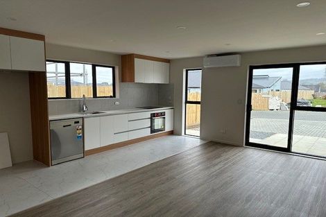 Photo of property in 20 Rorotu Avenue, Karaka, 2113