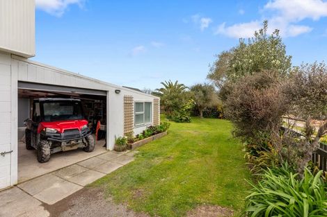 Photo of property in 240 Pukehina Parade, Pukehina, Te Puke, 3189