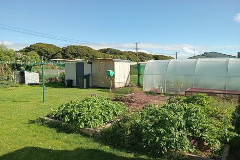 Photo of property in 79 Orawia Road, Tuatapere, 9620