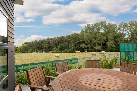 Photo of property in 567 Lethbridge Road, Halcombe, 4775