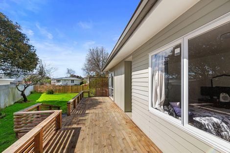 Photo of property in 3 Hughdene Place, Henderson, Auckland, 0610