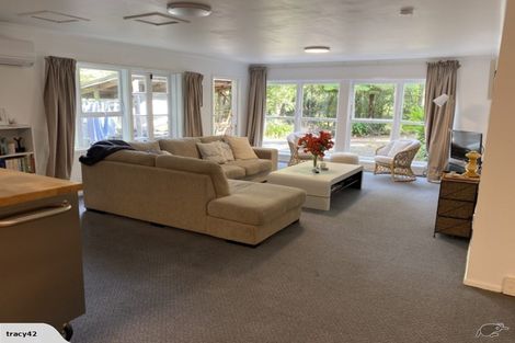 Photo of property in 53a Onedin Place, Titirangi, Auckland, 0604