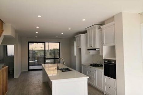 Photo of property in 31 Lawson Creek Street, Massey, Auckland, 0614