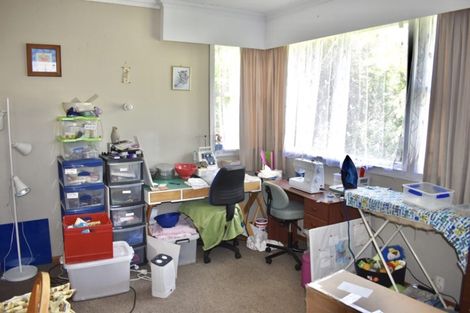 Photo of property in 98 Queen Street West, Levin, 5510