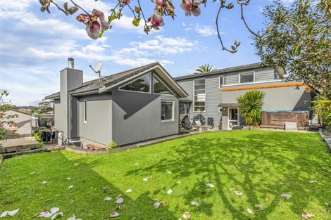 Photo of property in 45 San Valentino Drive, Henderson, Auckland, 0612