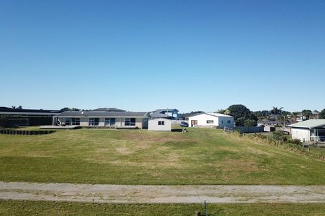Photo of property in 17 Goble Road, Clarks Beach, 2679