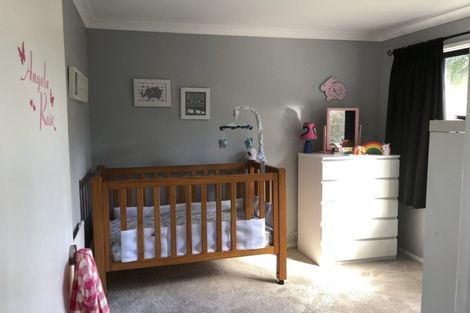 Photo of property in 7 Rimutaka Place, Titirangi, Auckland, 0604