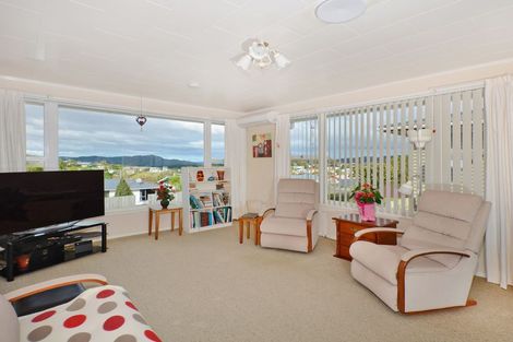 Photo of property in 12 Ogle Crescent, Te Kamo, Whangarei, 0112