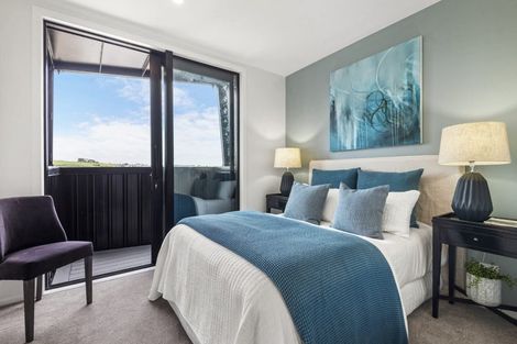 Photo of property in 2/19 Windlass Street, Long Bay, Auckland, 0630