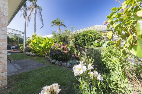 Photo of property in 23 Dan Tori Place, Orewa, 0931