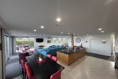 Photo of property in 2/51 Dive Crescent, Tauranga, 3110