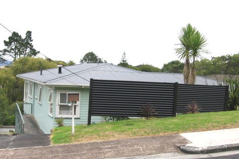 Photo of property in 5 Sea Vista Avenue, Beach Haven, Auckland, 0626