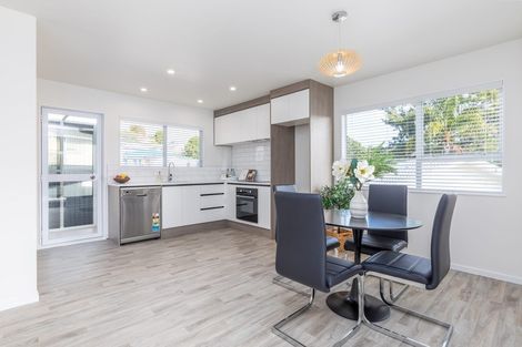 Photo of property in 24 Lilburn Crescent, Massey, Auckland, 0614