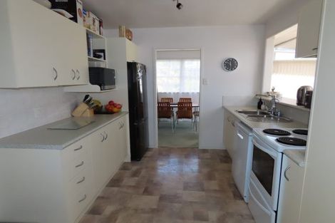 Photo of property in 8 Pipitea Place, Massey, Auckland, 0614