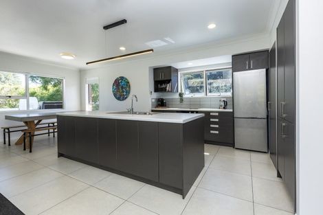 Photo of property in 37 Maude Street, Riverhead, 0820