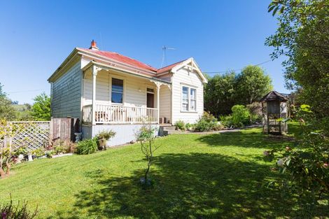 Photo of property in 16 Eagle Street, Waipawa, 4210