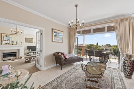Photo of property in 104 Kitchener Road, Milford, Auckland, 0620