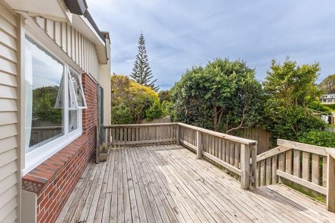 Photo of property in 16 Utauta Street, Waikanae, 5036