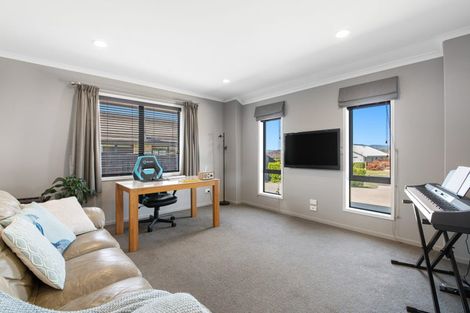 Photo of property in 39 Hamon Place, Pukehangi, Rotorua, 3015