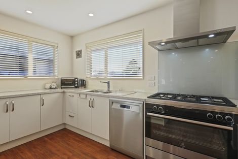 Photo of property in 30 Palmers Road, New Brighton, Christchurch, 8083