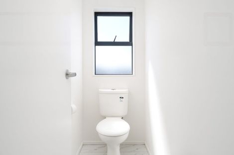 Photo of property in 16 Pyramid Place, Glen Eden, Auckland, 0602