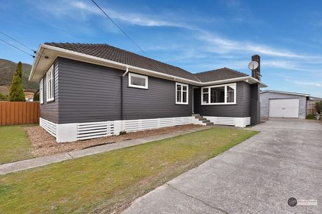Photo of property in 43 Russell Road, Wainuiomata, Lower Hutt, 5014