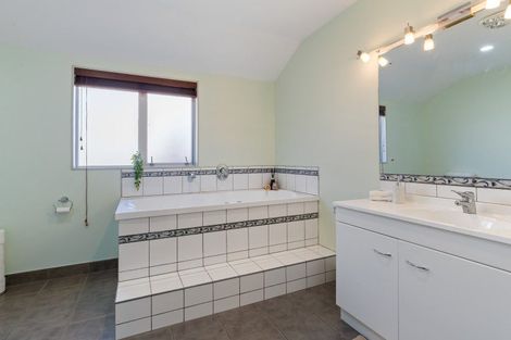 Photo of property in 68 Downing Street, Crofton Downs, Wellington, 6035