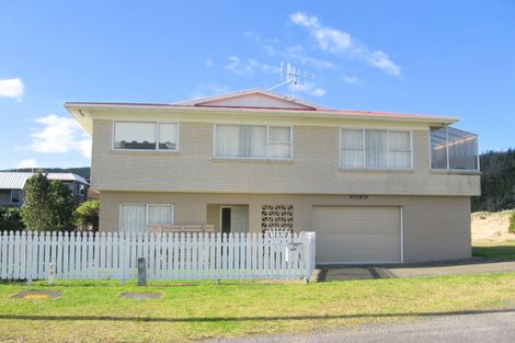 Photo of property in 106 Barrowclough Road, Whangamata, 3620