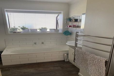 Photo of property in 14 Upham Street, Havelock North, 4130