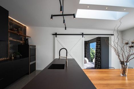 Photo of property in 9 Matipo Street, Wanaka, 9305