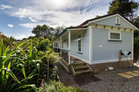 Photo of property in 16 Angle Street, Picton, 7220
