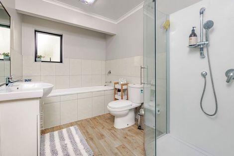 Photo of property in 121 Keri Vista Rise, Papakura, 2110