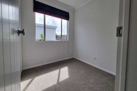 Photo of property in 23 Cambrian Crescent, Flat Bush, Auckland, 2016