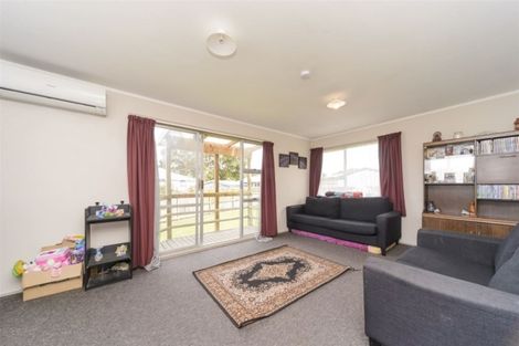 Photo of property in 10 Gladys Place, Kelvin Grove, Palmerston North, 4414