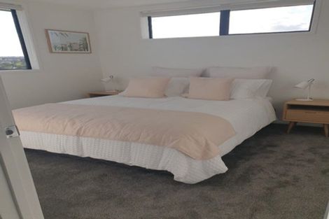Photo of property in 8/8 Yeovil Road, Te Atatu Peninsula, Auckland, 0610