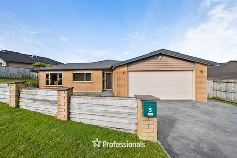 Photo of property in 5 Tasman Close, Aotea, Porirua, 5024