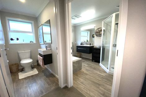 Photo of property in 26 Lacebark Drive, Kinloch, Taupo, 3377