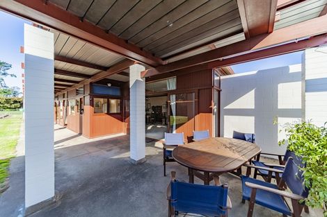 Photo of property in 2449 State Highway 2, Waipukurau, 4281