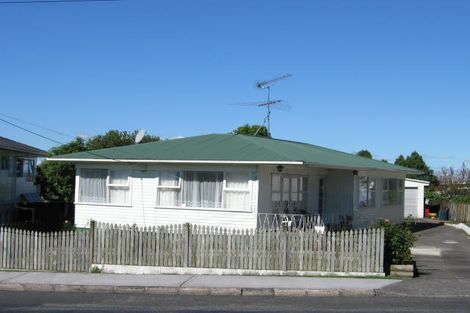 Photo of property in 25 Hepburn Road, Glendene, Auckland, 0602