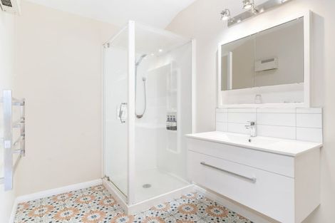 Photo of property in 52b Tirimoana Road, Te Atatu South, Auckland, 0602