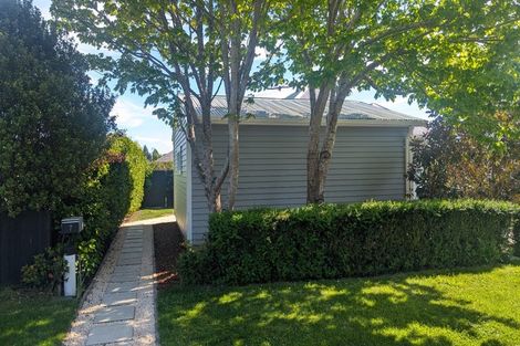 Photo of property in 2/7 Leonard Place, Saint Martins, Christchurch, 8022