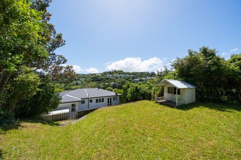 Photo of property in 1 Wakely Road, Newlands, Wellington, 6037