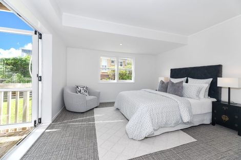 Photo of property in 3/47 East Coast Road, Milford, Auckland, 0620