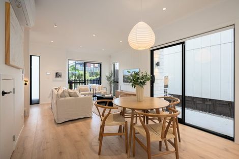 Photo of property in 12 Papai Lane, Massey, Auckland, 0614