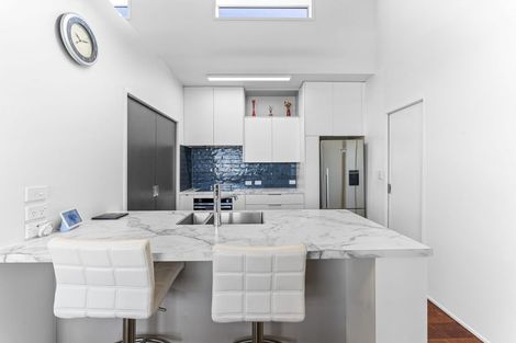 Photo of property in 72 Clemow Road, Fitzroy, New Plymouth, 4312