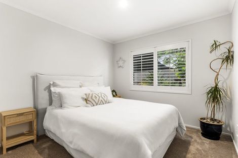 Photo of property in 41 Saltwood Street, Red Beach, 0932