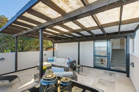 Photo of property in 22a Van Dyke Place, West Harbour, Auckland, 0618