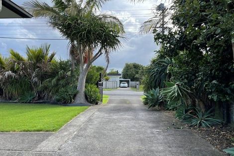 Photo of property in 44 Beach Road, Te Atatu Peninsula, Auckland, 0610